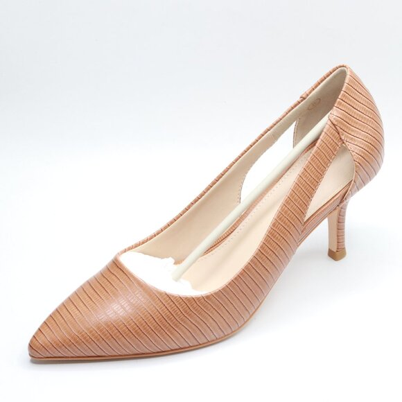 Lnsshee Women's Closed Point Toe Pumps Slip on Low Kitten Heels Textured Cut Out - Picture 1 of 4